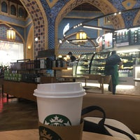 Foto tirada no(a) Starbucks por KS H. em 5/27/2022