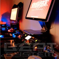 Photo taken at Escuela de DJ Productor Profesional BEAT SYSTEM by DJ R. on 1/24/2013
