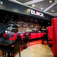 7/21/2015 tarihinde Black Bar &amp;#39;n&amp;#39; Burgerziyaretçi tarafından Black Bar &amp;#39;n&amp;#39; Burger'de çekilen fotoğraf
