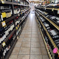 Photo taken at Andersonville Wine and Spirits by P S. on 7/9/2021