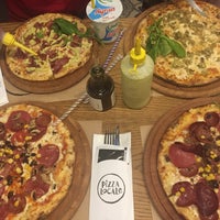 Photo taken at Pizza Locale by Münire Sibel Ç. on 8/25/2016