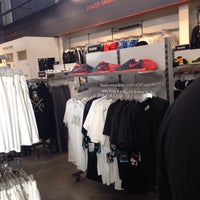 Nike Factory Store - Chacarita - 9 tips de 260 visitantes