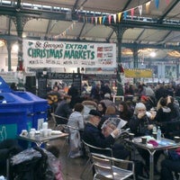 Photo prise au St George&amp;#39;s Market par Hey Mickey le12/22/2012