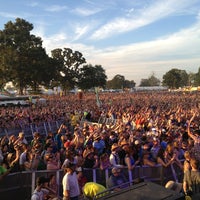 Foto tirada no(a) Which Stage at Bonnaroo Music &amp;amp; Arts Festival por rob h. em 6/15/2013