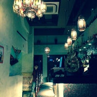 Foto tomada en Cleopatra&amp;#39;s Shisha Restaurant &amp;amp; Bar  por Андрей П. el 10/4/2013