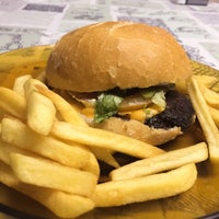 Photo taken at Brazil Burger Artesanal by Renan T. on 12/17/2015