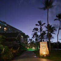 Foto diambil di Duke&#39;s Kauai oleh erny pada 9/19/2022