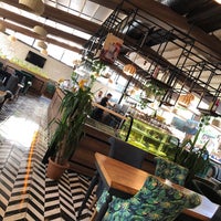Foto tirada no(a) Lions Cafe&amp;amp;Restaurant por Saadet E. em 10/20/2019