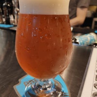 Photo taken at CRAFT BEER W&amp;amp;W by Bahar O. on 5/17/2019
