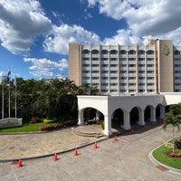 Photo taken at Hotel Real InterContinental San Salvador at Metrocentro Mall by aeroRafa on 3/14/2022