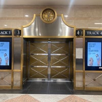 รูปภาพถ่ายที่ NJ Transit Rail Terminal โดย aeroRafa เมื่อ 12/14/2022
