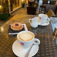 รูปภาพถ่ายที่ Gran Caffè La Corte โดย Misho Q. เมื่อ 1/4/2022