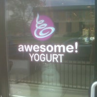 Foto tirada no(a) Awesome Yogurt por Alma S. em 10/23/2012