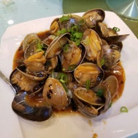 Photo taken at Wan Chai Seafood Restaurant by Victor on 5/20/2018