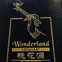 Foto tirada no(a) Wonderland Restaurant por Paull Y. em 3/3/2015