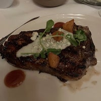 Photo taken at Alexander&amp;#39;s Steakhouse by Carlos Vicente on 9/21/2022