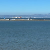 Photo taken at San Francisco Airport Marriott Waterfront by Carlos Vicente on 9/11/2023