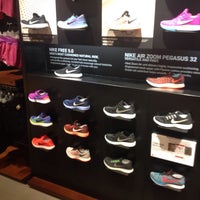 nike outlet sunway pyramid