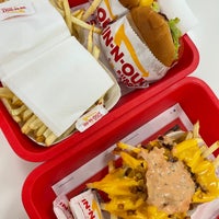 Photo taken at In-N-Out Burger by Eya on 3/24/2022