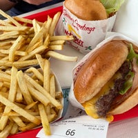 Photo taken at In-N-Out Burger by Eya on 12/4/2021