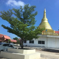 Photo taken at Wat Banraicharernphol by LingLing Z. on 7/17/2016