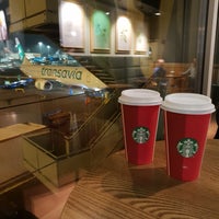 Foto scattata a Starbucks da Sita il 12/18/2018