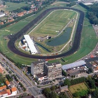 Foto tirada no(a) Hippodroom Waregem por Hippodroom Waregem em 8/5/2015