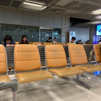 Photo taken at Gate A9 by ミン . on 4/8/2019