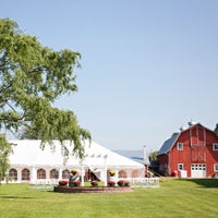 7/29/2015 tarihinde Thousand Islands Wineryziyaretçi tarafından Thousand Islands Winery'de çekilen fotoğraf