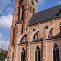Photo taken at Église Saint-Pierre / Sint-Pieterskerk by Johan P. on 4/22/2022