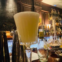 Foto diambil di DRY Martini Bar oleh Juanan U. pada 1/27/2023