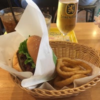 Photo taken at Freshness Burger by た→ on 9/18/2017