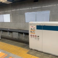 Photo taken at Keio Platforms 1-2 by リリウム エ. on 1/25/2023
