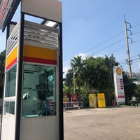 Photo taken at Shell by Wen J. on 11/29/2018