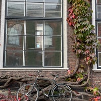 Photo taken at Kunsthal Charlottenborg by Gyoppka on 10/9/2022