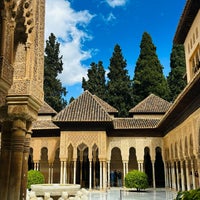 Photo taken at La Alhambra y el Generalife by Wahab on 5/2/2024