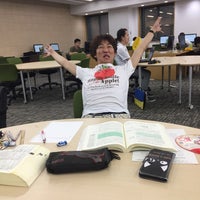 Photo taken at Hokkaido University Library by なにじま！ on 7/13/2017