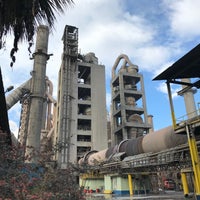Photo taken at Çimentaş İzmir Çimento Fabrikası by Berkan Karagöz on 2/16/2021