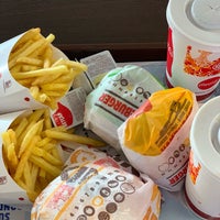 Photo taken at Burger King by Müslüm Y. on 9/6/2019