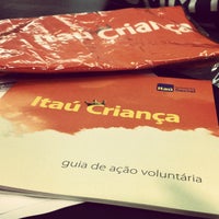 Photo taken at Itaú by Vanessa A. on 9/27/2014