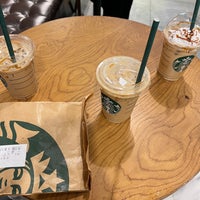 Photo taken at Starbucks by Aso♈️ on 8/4/2023