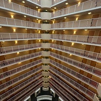 Foto diambil di Hotel Kinetic Orlando Universal Blvd oleh Majed,,🌪️ pada 11/20/2022