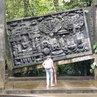 Foto diambil di Museum Ullen Sentalu oleh Denny Y. pada 12/18/2021