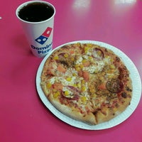 Photo taken at Domino&amp;#39;s Pizza by ☪️MELİ☪️ on 1/8/2017