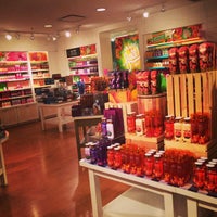 Photo taken at Bath &amp;amp; Body Works by Quinton C. on 9/30/2014