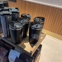 Foto tomada en Starbucks  por Fallatah el 5/18/2022