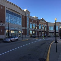 Photo taken at The Streets of Woodfield by Jay H. on 10/16/2018