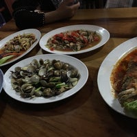Foto diambil di Rangnok Restaurant oleh Elyn A. pada 6/23/2016