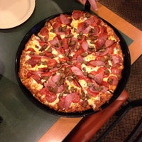 Photo taken at Round Table Pizza by Yosemite H. on 7/2/2013