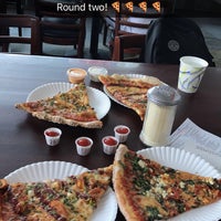 10/11/2016 tarihinde Condy C.ziyaretçi tarafından Grey Block Pizza'de çekilen fotoğraf